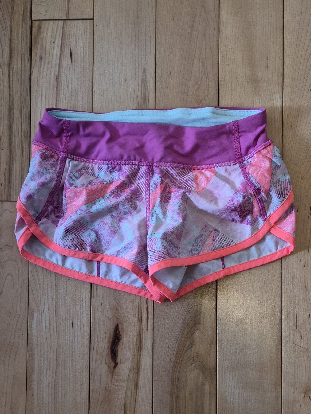 Ivivva Girls Size 8 Pink and Coral Patterned Athletic Shorts